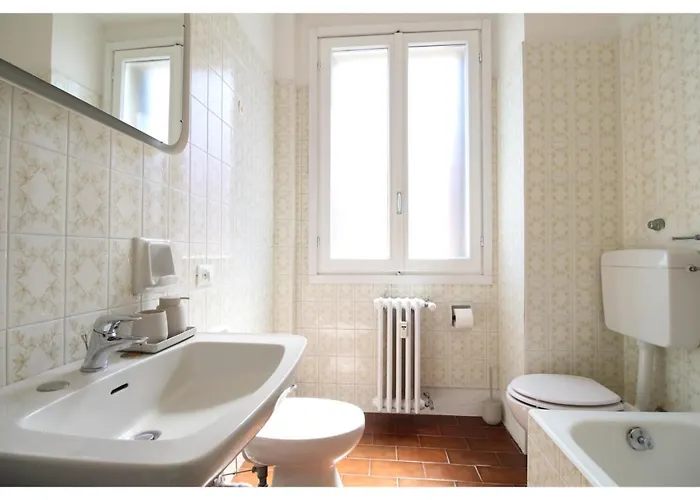 Canal-view, In * Venetië