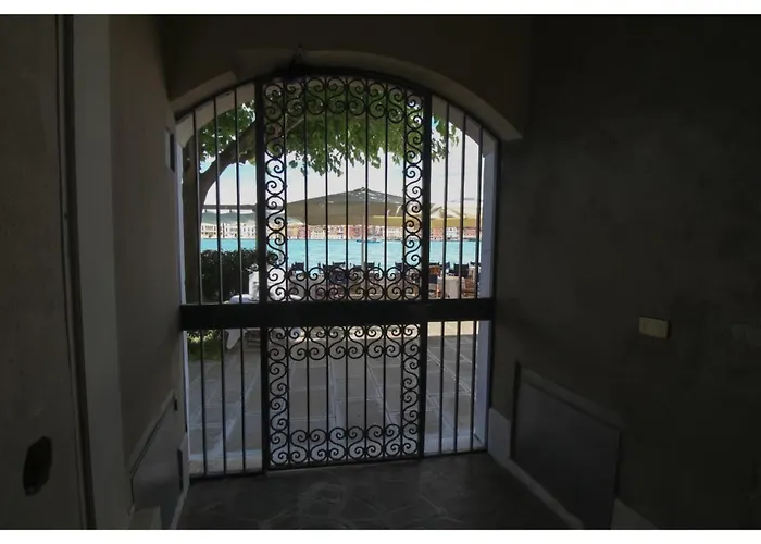 Apartment Canal-view, In *